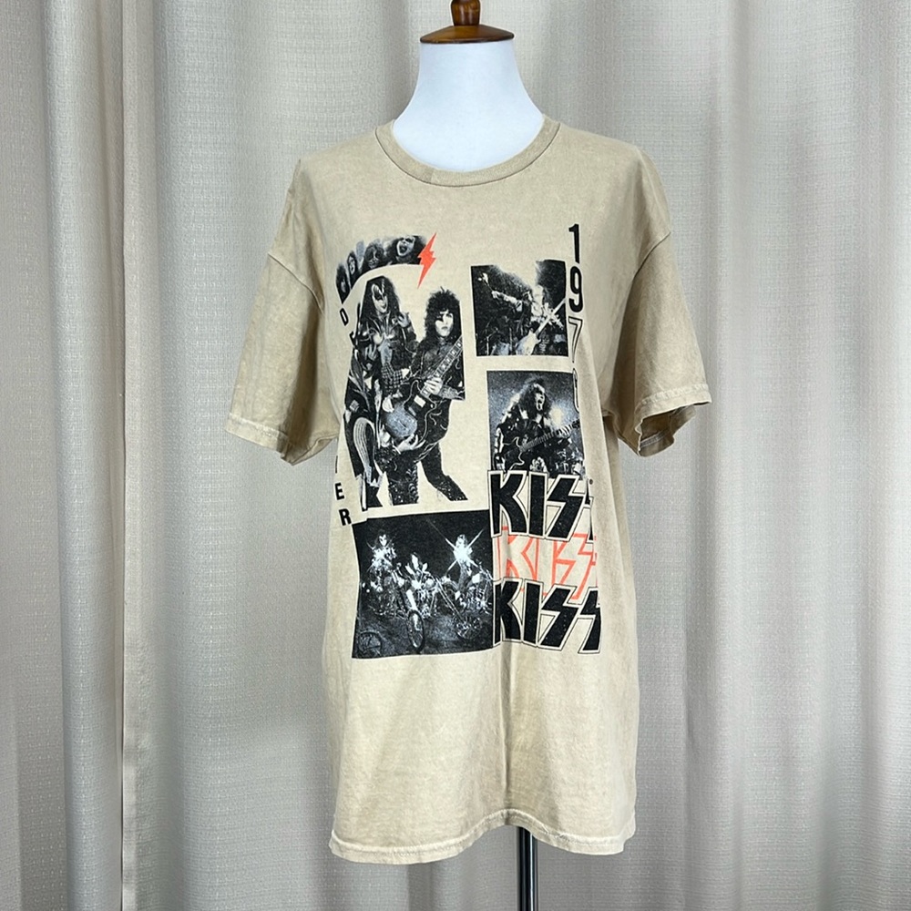 KISS beige oversize boyfriend rocker t-shirt